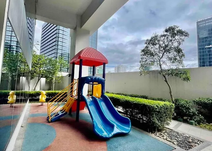 Uptown Parksuites - Elegant 2 Bedroom Unit With Balcony In Bgc * Manila