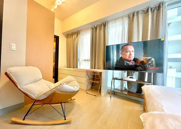 Uptown Parksuites - Elegant 2 Bedroom Unit With Balcony In Bgc