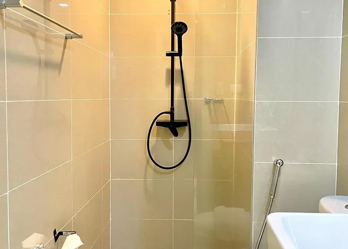 Apartment Uptown Parksuites - Elegant 2 Bedroom Unit With Balcony In Bgc