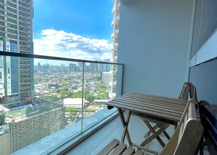 Uptown Parksuites - Elegant 2 Bedroom Unit With Balcony In Bgc
