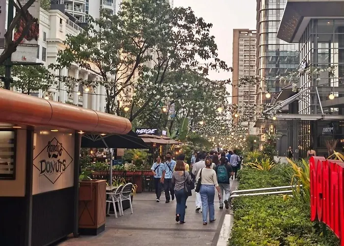 Apartment Uptown Parksuites - Elegant 2 Bedroom Unit With Balcony In Bgc *