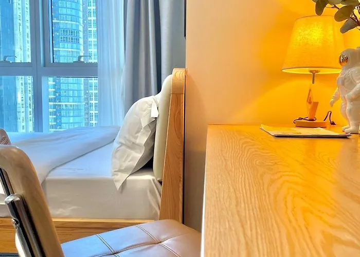 Uptown Parksuites - Elegant 2 Bedroom Unit With Balcony In Bgc Manila