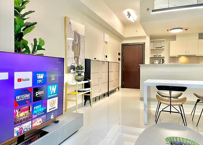 Apartment Uptown Parksuites - Elegant 2 Bedroom Unit With Balcony In Bgc *