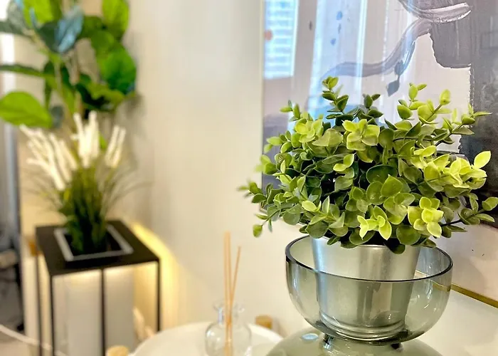 Apartment Uptown Parksuites - Elegant 2 Bedroom Unit With Balcony In Bgc Manila