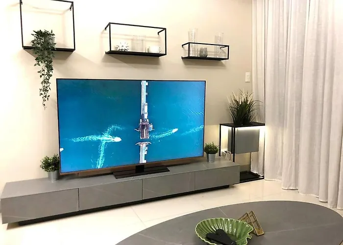 Apartment Uptown Parksuites - Elegant 2 Bedroom Unit With Balcony In Bgc
