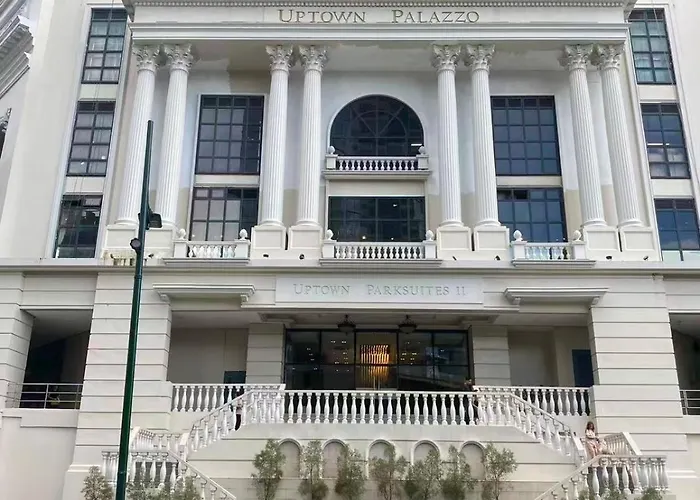Uptown Parksuites - Elegant 2 Bedroom Unit With Balcony In Bgc *