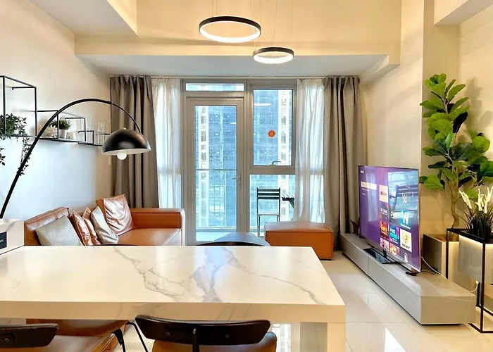 Apartment Uptown Parksuites - Elegant 2 Bedroom Unit With Balcony In Bgc Manila