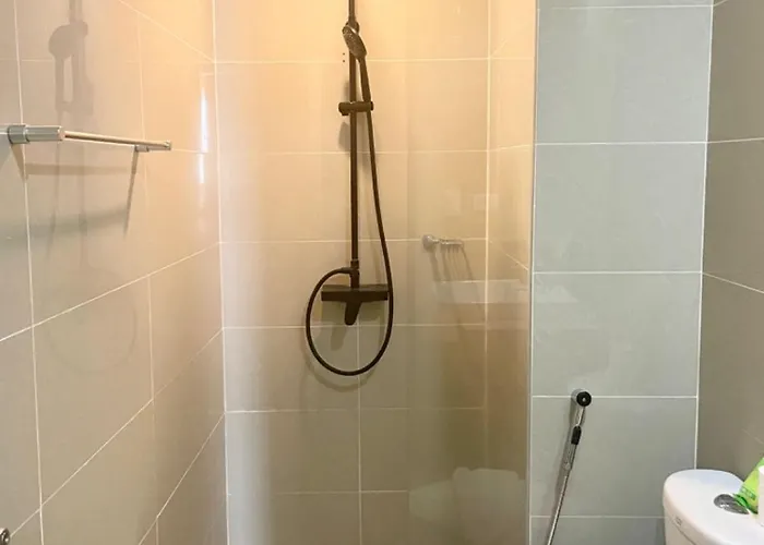 Apartment Uptown Parksuites - Elegant 2 Bedroom Unit With Balcony In Bgc