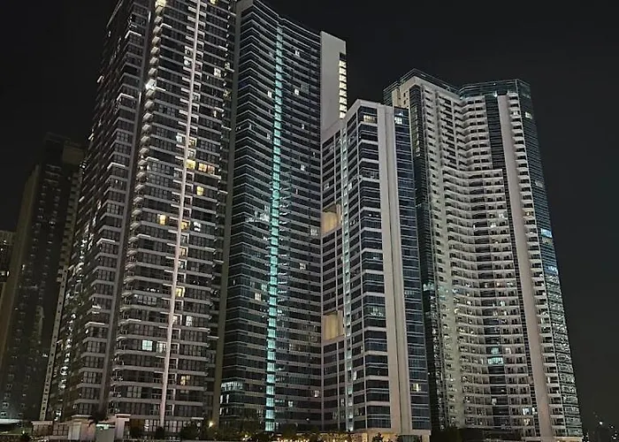 Uptown Parksuites - Elegant 2 Bedroom Unit With Balcony In Bgc * Manila