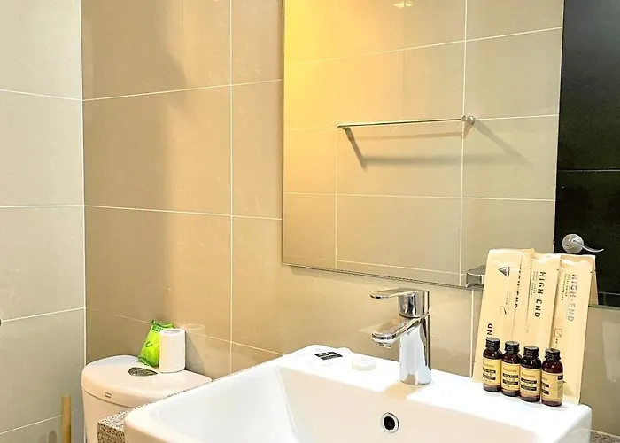 Uptown Parksuites - Elegant 2 Bedroom Unit With Balcony In Bgc