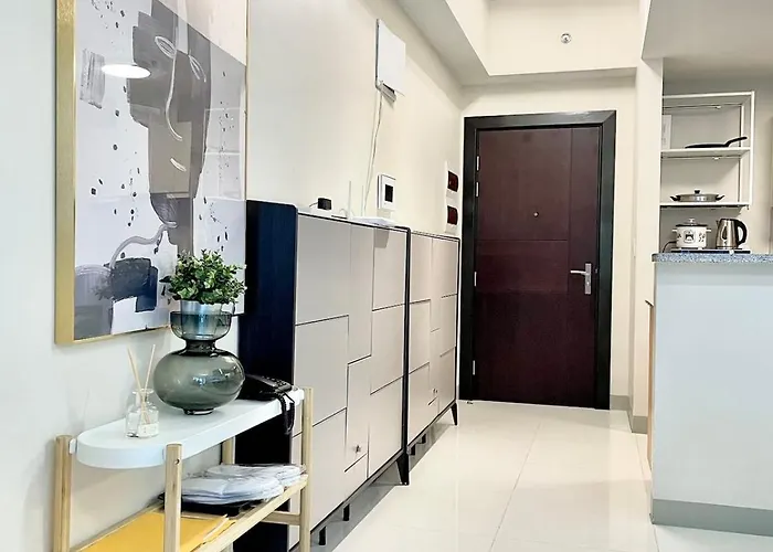 Uptown Parksuites - Elegant 2 Bedroom Unit With Balcony In Bgc *